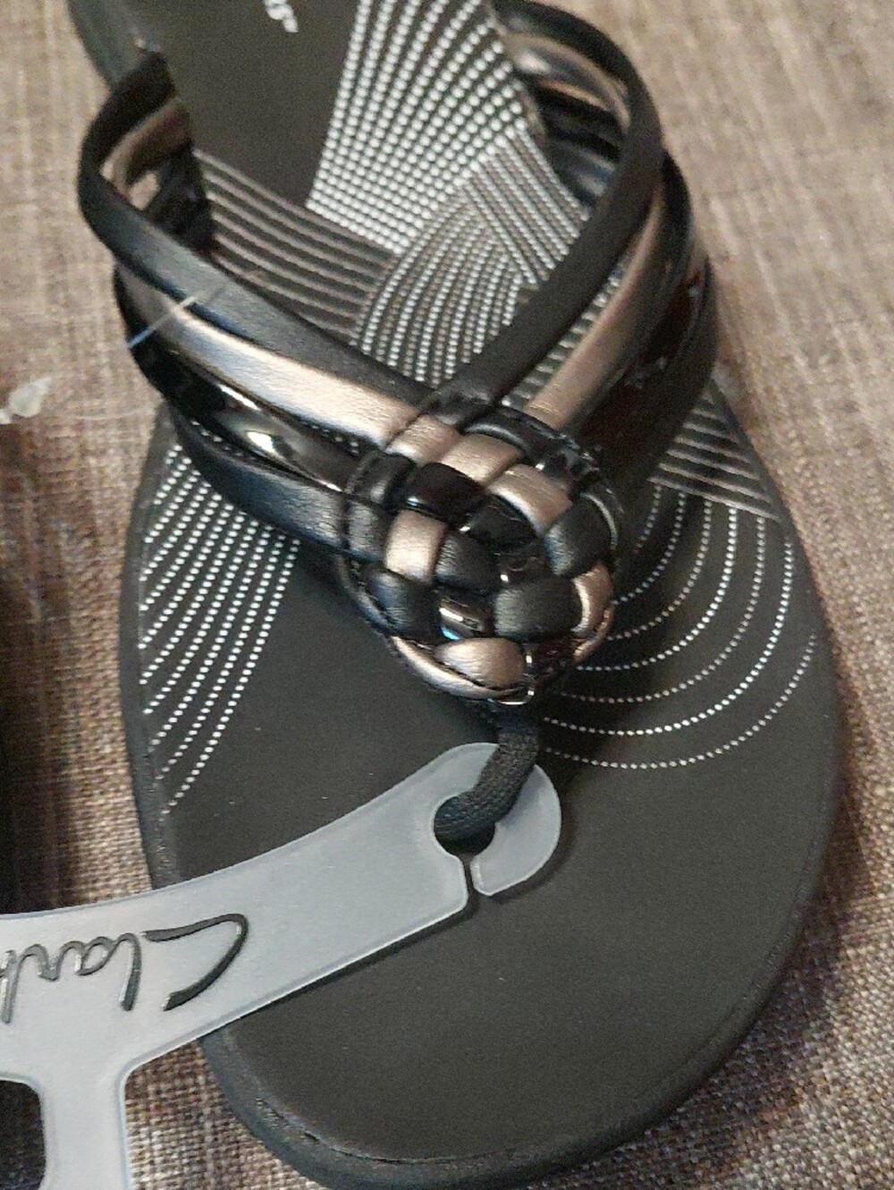 Clarks Women's Black and Bronze Woven-Strap Cloudsteppers Sandals SIZE 9 - Picture 10 of 10